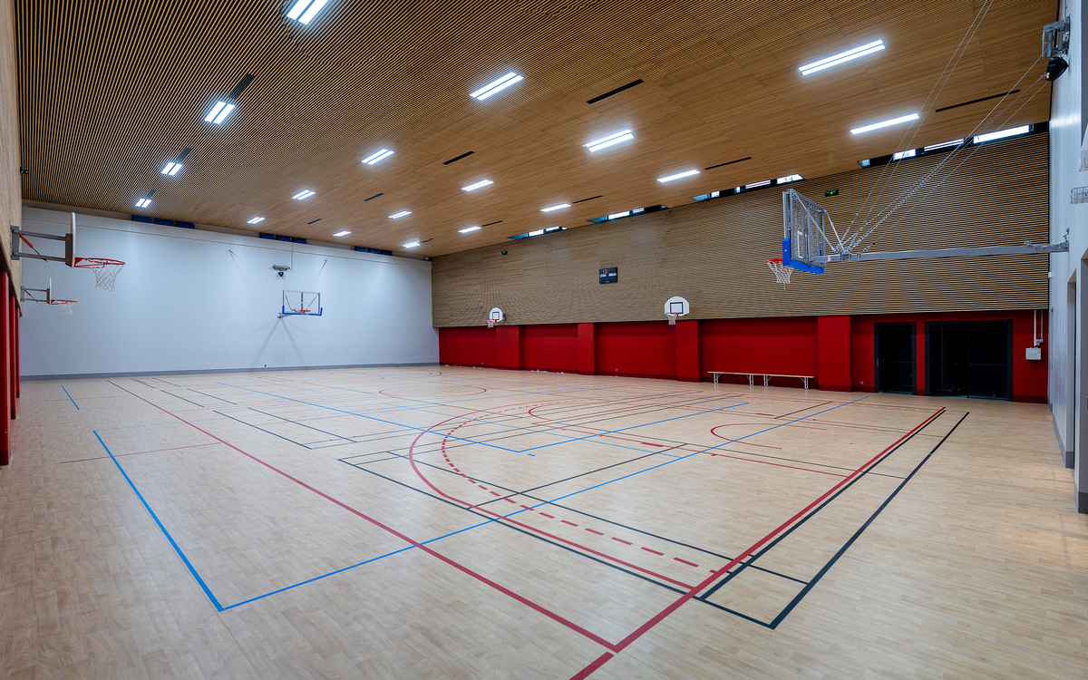 Paris sport proximité : badminton et tennis de table au gymnase Chapelle International Centre sportif Chapelle International Paris
