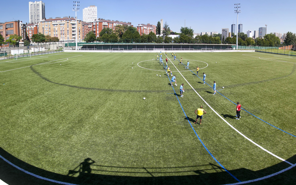 Paris sport proximité : football mixte et tennis au centre sportif Déjerine Centre sportif des Docteurs Augusta et Jules Déjerine PARIS