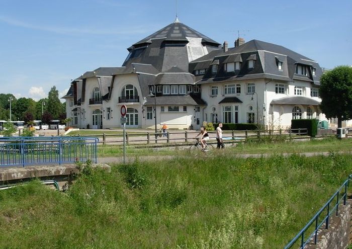 Plongez dans l’histoire de ce “foyer social” exceptionnel, Théâtre La Rotonde, Thaon-les-Vosges