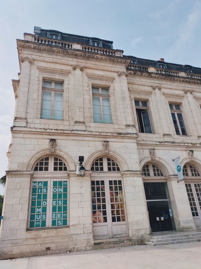 Présentation des acteurs de la protection du Patrimoine : le Bouclier Bleu, l&rsquo;Unesco, Palais Archiépiscopal – Maison des musées, Bourges