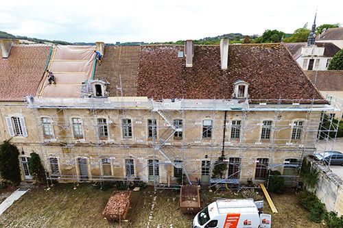 Présentation d’un chantier de toiture, et souvenirs du photographe du chantier de Notre-Dame de Paris, Ancienne Abbaye 21500 Moutiers-Saint-jean, Moutiers-Saint-Jean