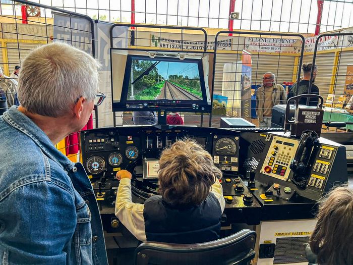 Présentation et animation d’un simulateur de conduite, Rotonde ferroviaire de Laroche Migennes, Migennes