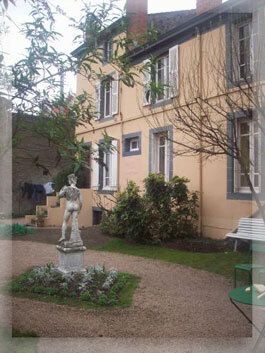 Propriété Charbaymond , de ferme à maison atypique . 140 ans d’histoire d’une maison de famille, Propriété Charbaymond, Clermont-Ferrand