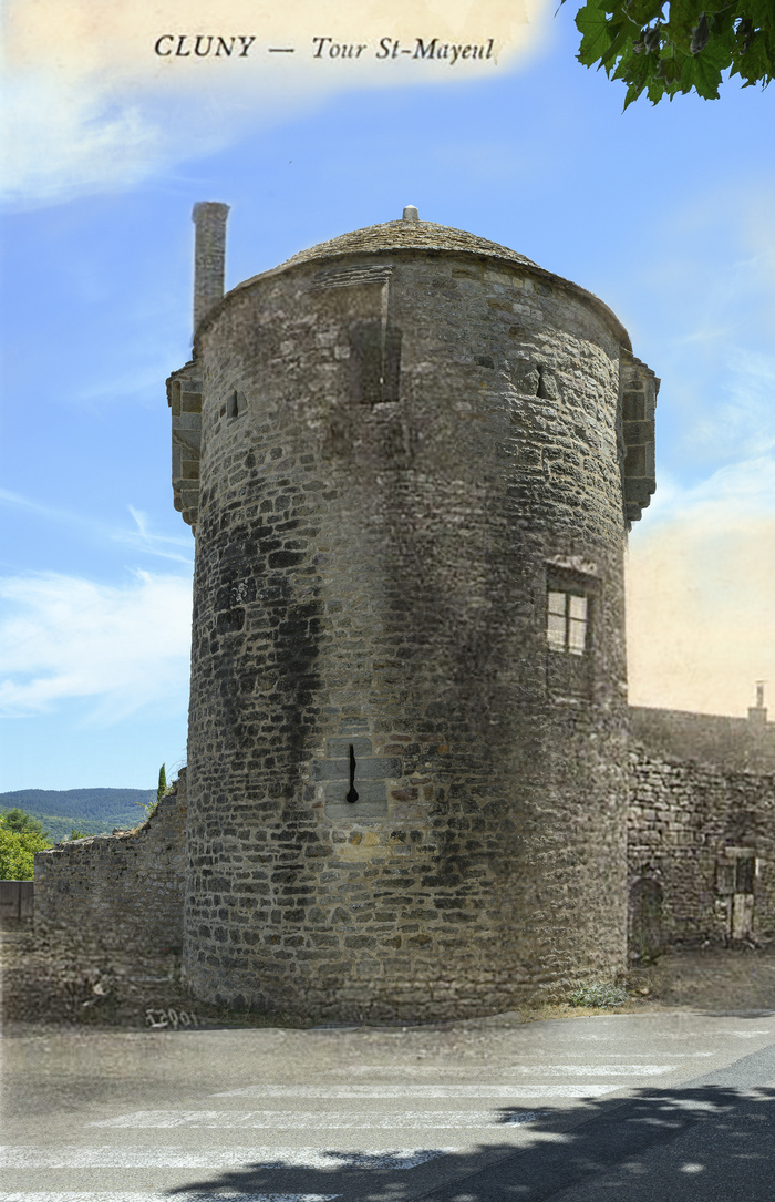 « Quand le passé rencontre le présent » : Exposition photographique, Tour Saint-Mayeul, Cluny