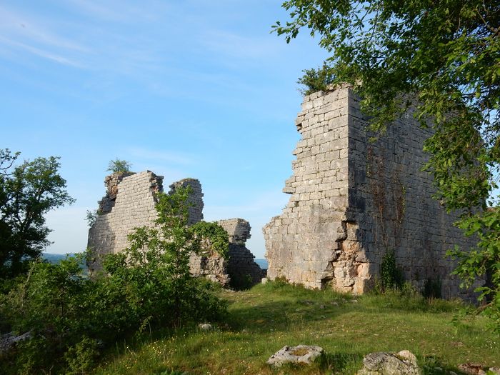Randonnée entre les ruines du château de Taillefer et Magnagues, Ruines du château de Taillefer, Gintrac