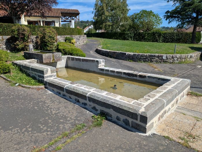 Restauration de la fontaine du Buron, Le Buron, Naucelles, Naucelles