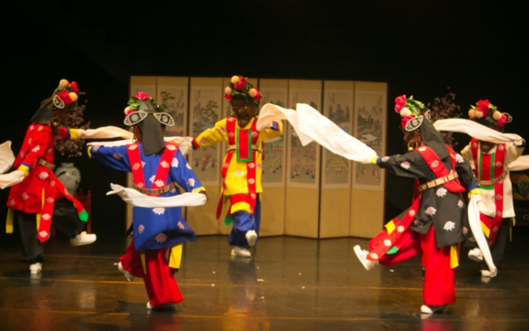 Spectacle de la danse traditionnelle « Cheoyongmu » Centre Culturel Coréen Paris