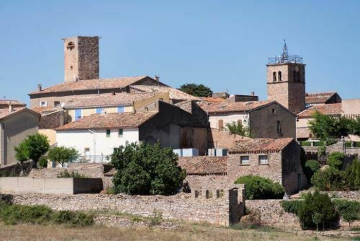 Suivez le maire à la découverte de l’histoire et du patrimoine de ce village viticole !, Mairie de Villespassans, Villespassans