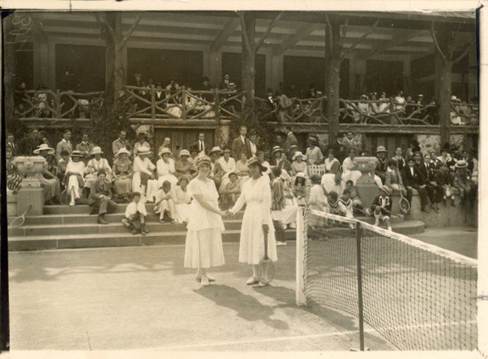 Tribune publique des tennis La Bourboule, Tennis de La Bourboule, La Bourboule