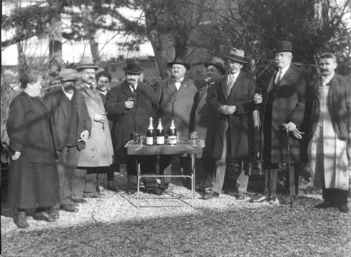 Un siècle de photographie à travers l’objectif des photographes de Sathonay : Studio HENRY et André LOISEAU, Mairie de Sathonay, Sathonay-Village