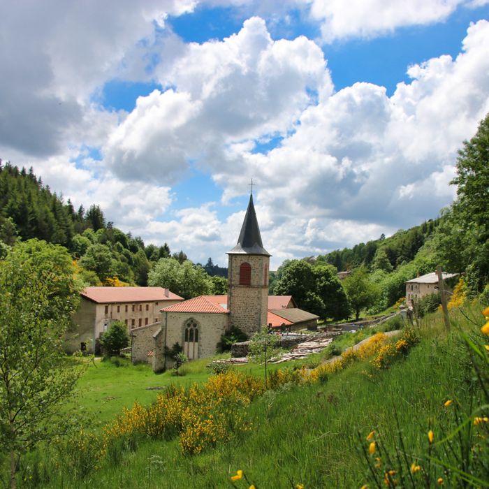 Un trésor du patrimoine : nature et hameau préservé – SITE CISTERCIEN DE CLAVAS – RIOTORD, Abbaye Notre-Dame de Clavas, Riotord