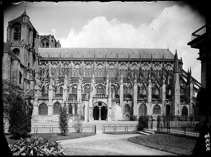 Une photothèque muséale au service de l&rsquo;architecture, Cour du patrimoine, Bourges