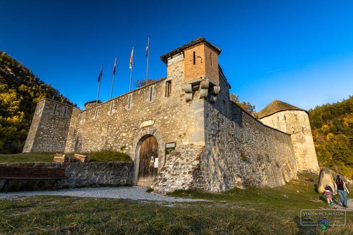 Venez visiter le Fort de Savoie, Devant le Fort de Savoie, Colmars