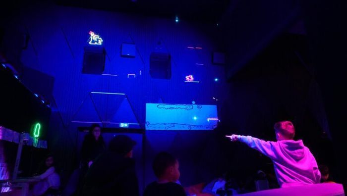 Vidéo gaming + print station, Chapelle Saint André, Neuvy-le-Roi