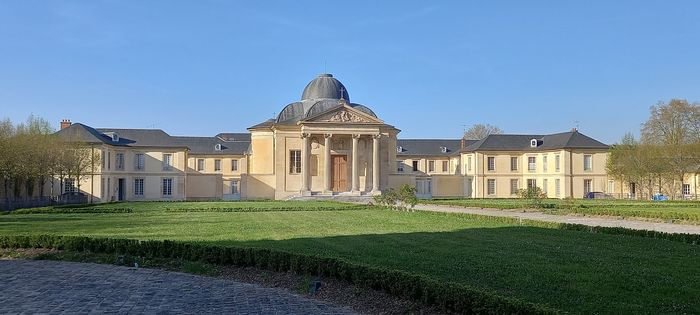 Visite approfondie du Couvent de la Reine (chapelle comprise), Chapelle et musée historique et scientifique du lycée Hoche, Versailles