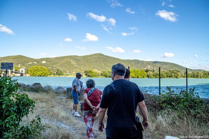 Visite « Circuit extra muros » par les amis du Vieux Donzère, Mairie de Donzère, Montélimar