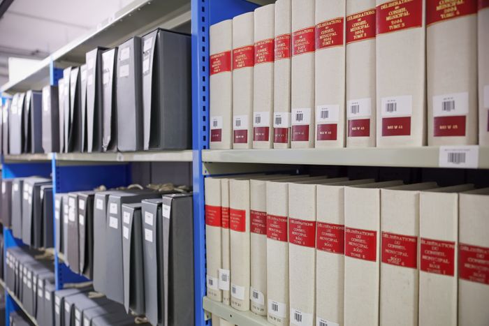 Visite commentée des magasins des Archives municipales d’Albi, Archives municipales, Albi