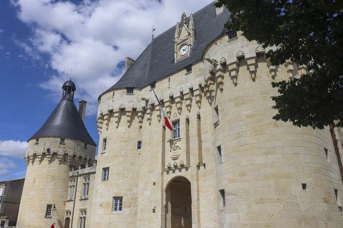 Visite commentée du château de Jonzac, Château de Jonzac, Jonzac