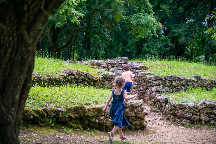 Visite commentée du forum du site archéologique, Musée des tumulus, Bougon