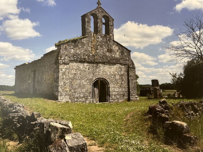 Visite commentée du site de sauvegarde et de restauration de Sainte Présentine, Église romane, Frontenac