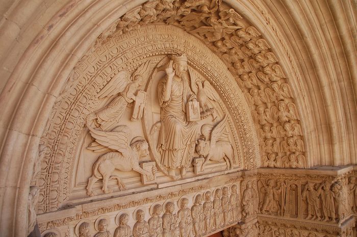 Visite commentée : L’entretien du portail roman de l’église Saint-Trophime, une renaissance régulière, stand d’accueil des JEP, Arles