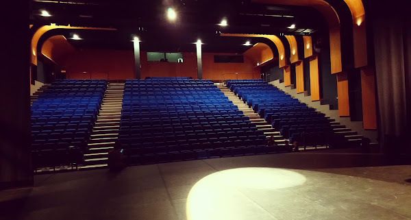 Visite commentée : les coulisses du théâtre, Palais des Sports et de la Culture – Espace Jean-Pierre Cassel, Le Grau-du-Roi