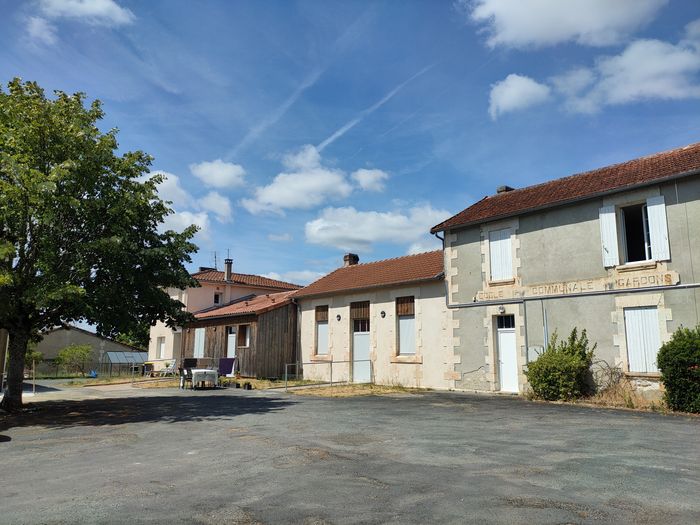 Visite commentée : « Mon école au fil du temps » – Passirac, Ancienne école de Passirac, Passirac