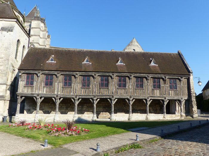 Visite de la bibliothèque du chapitre, Bibliothèque du chapitre, Noyon