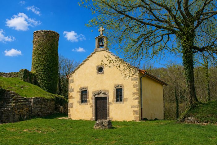 Visite de la chapelle, L’Aubépin, Les Trois-Châteaux