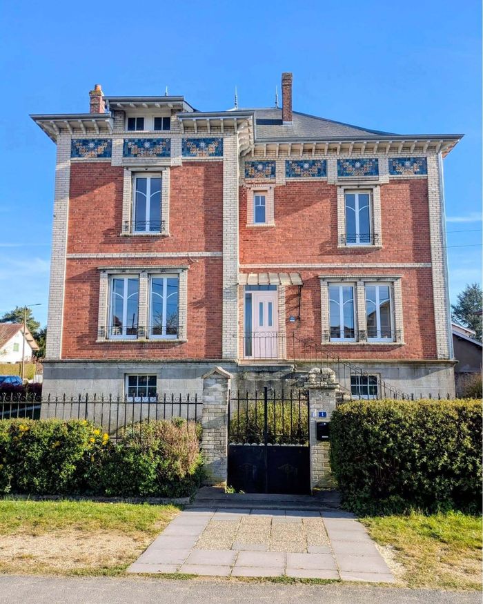 Visite de la Villa Madeleine, La Villa Madeleine, Doulcon