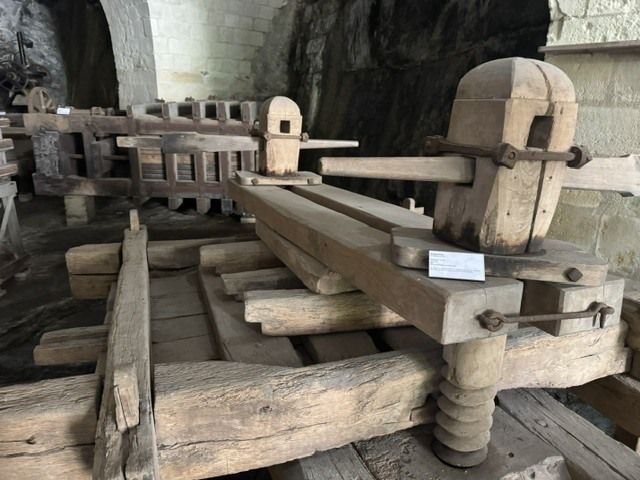 Visite des Caves des Greniers Saint Jean, Caves Saint Jean, Angers
