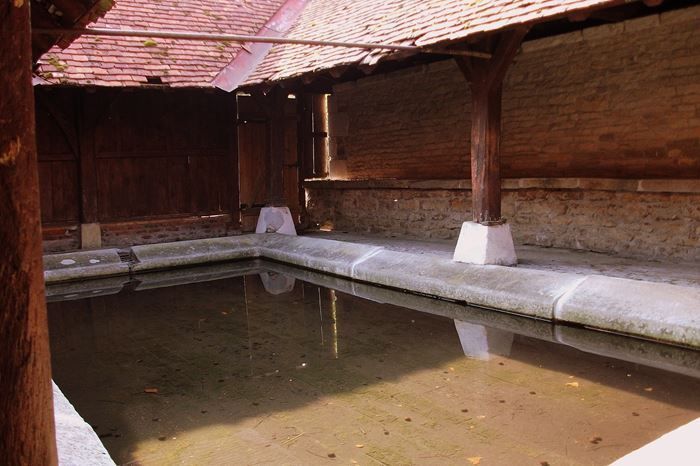 Visite du lavoir de Thury, Lavoir de Thury, Thury