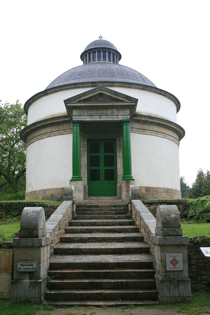 Visite du mausolée de Georges Cadoudal, Mausolée de Georges Cadoudal, Auray