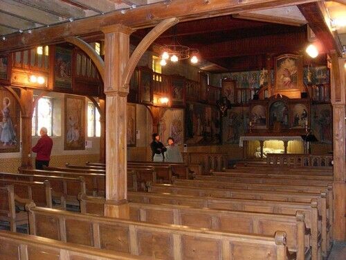 Visite d’une chapelle : véritable chef-d’œuvre de travail du bois et de la peinture, Chapelle salésienne, Thaon-les-Vosges