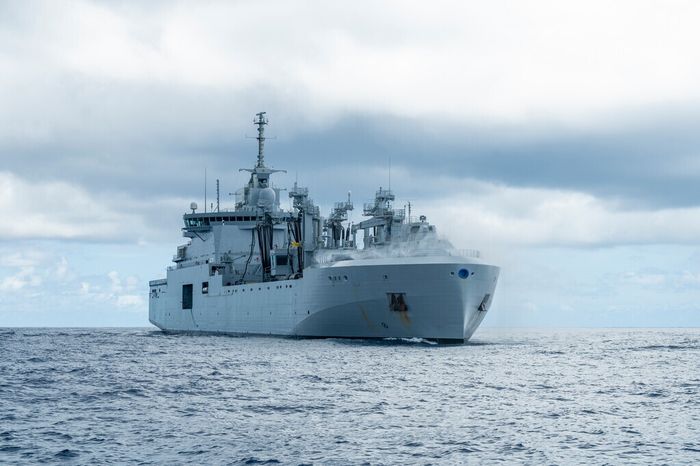 Visite d’une unité de la marine nationale, base navale de Toulon, Service Historique de la Défense, Toulon