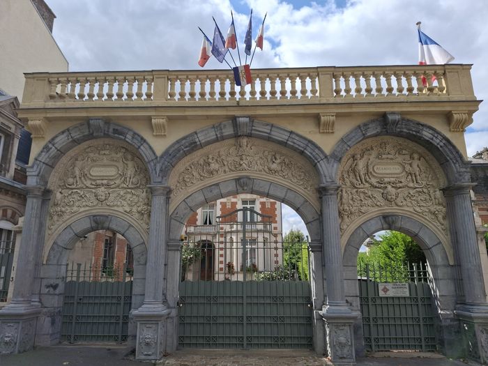 Visite et rencontre à la sous-préfecture, Sous-Préfecture de Cambrai, Cambrai