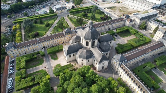Visite guidée Chapelle Saint-Louis de la Salpêtrière, Hôpital de la Pitié-Salpêtrière, Paris