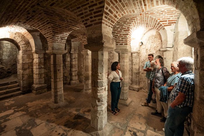 Visite guidée de la crypte Saint-Avit, Cathédrale Sainte-Croix, Orléans