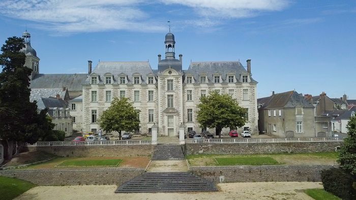 Visite guidée de l’abbaye, Abbaye de Saint Georges sur Loire, Saint-Georges-sur-Loire
