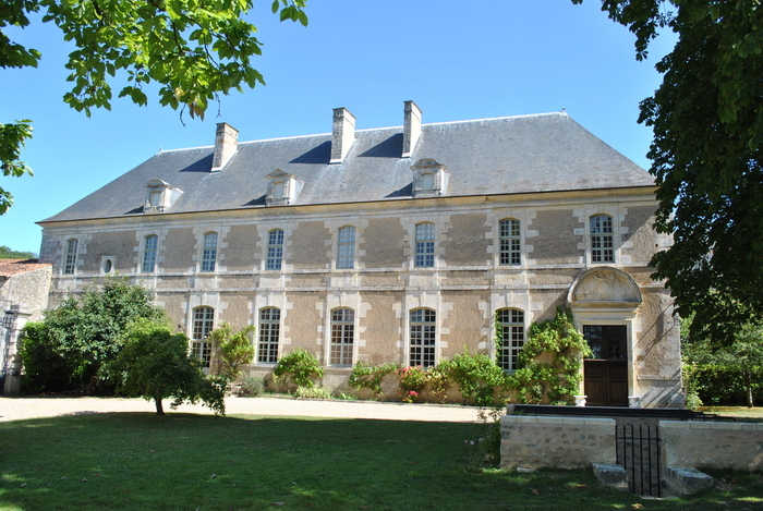 Visite guidée de l&rsquo;abbaye de Nouaillé, Abbaye de Nouaillé, Nouaillé-Maupertuis