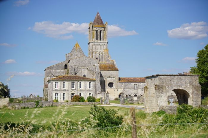 Visite guidée de l’abbaye de Sablonceaux, Abbaye de Sablonceaux, Sablonceaux