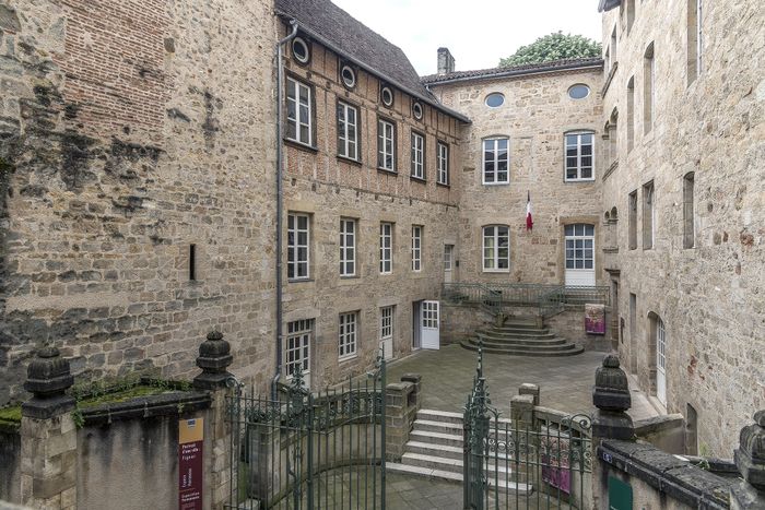 Visite guidée de l’hôtel de ville de Figeac et des archives municipales, CIAP de Figeac, Figeac