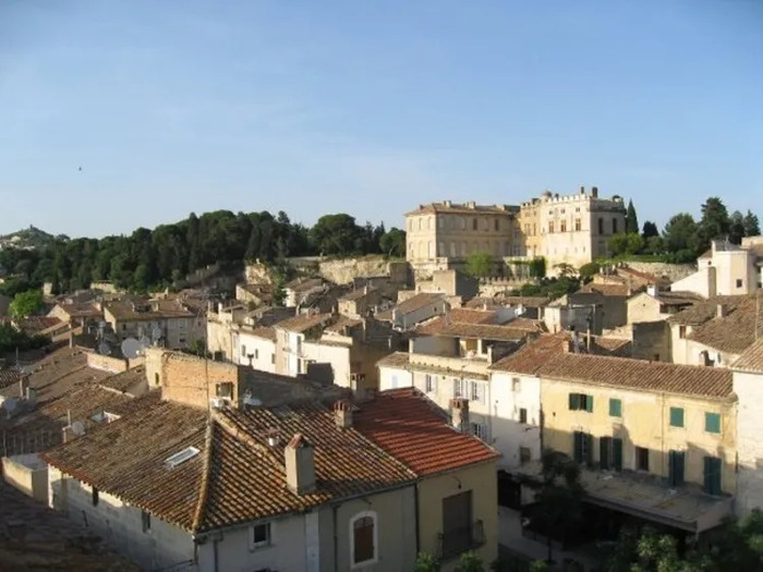 Visite guidée du centre médiéval, de l&rsquo;église et du château, Village d&rsquo;Aramon, Aramon