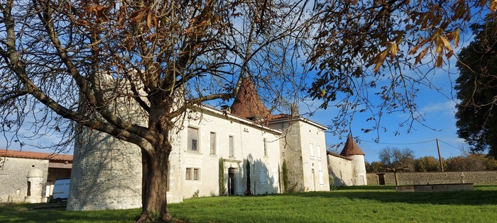 Visite guidée du château de Lussaud, Château de Lussaud, Champagne-Vigny