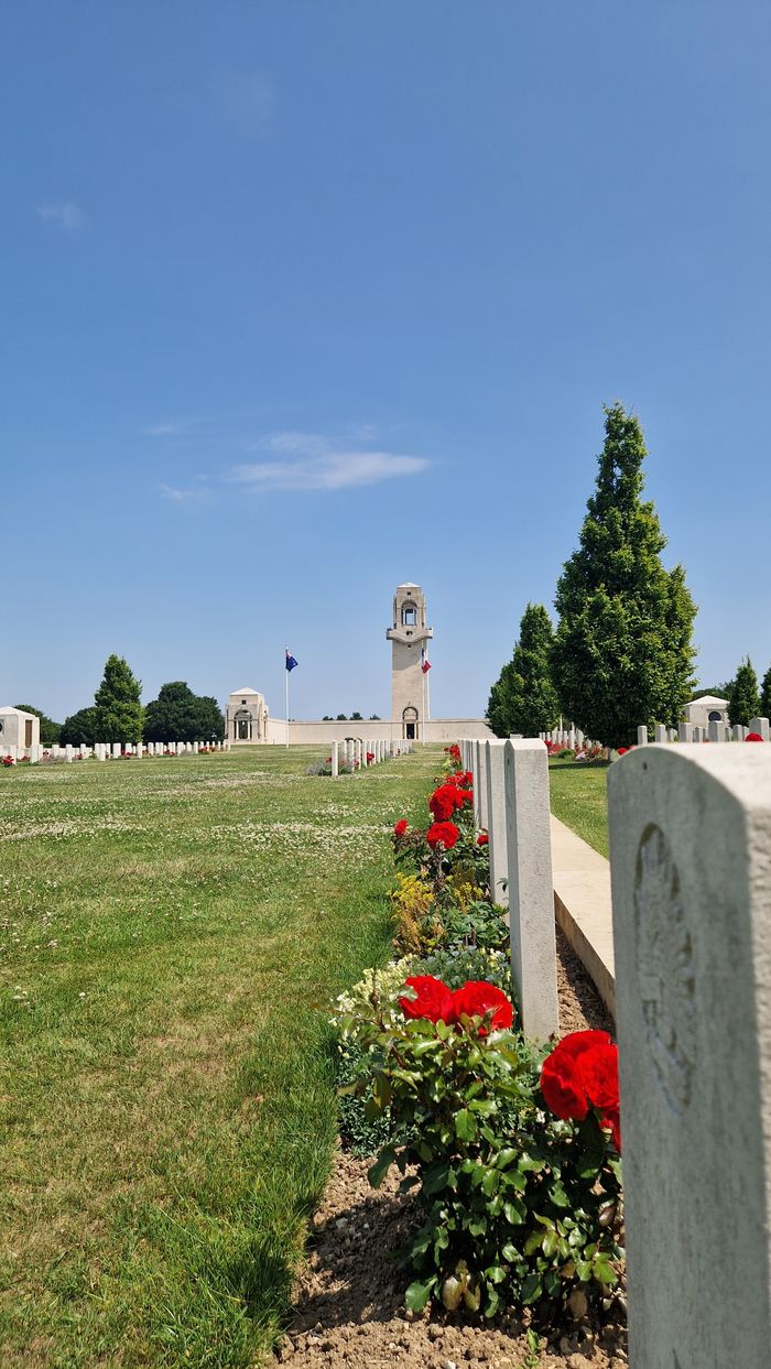 Visite guidée du cimetière militaire de Villers-Bretonneux et du Mémorial National australien., Cimetière Militaire de Villers-Bretonneux, Fouilloy