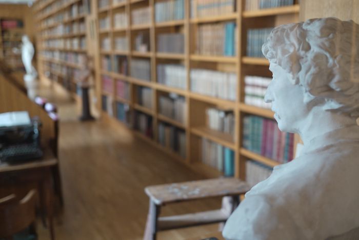 Visite guidée du Musée Bibliothèque et du Fonds Ancien, Centre culturel, Saint-Calais