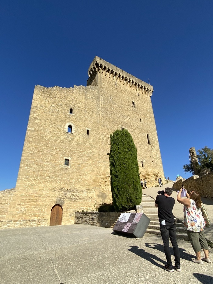 Visite guidée du village de Châteauneuf du Pape, Office du tourisme de Châteauneuf-du-Pape, Châteauneuf-du-Pape
