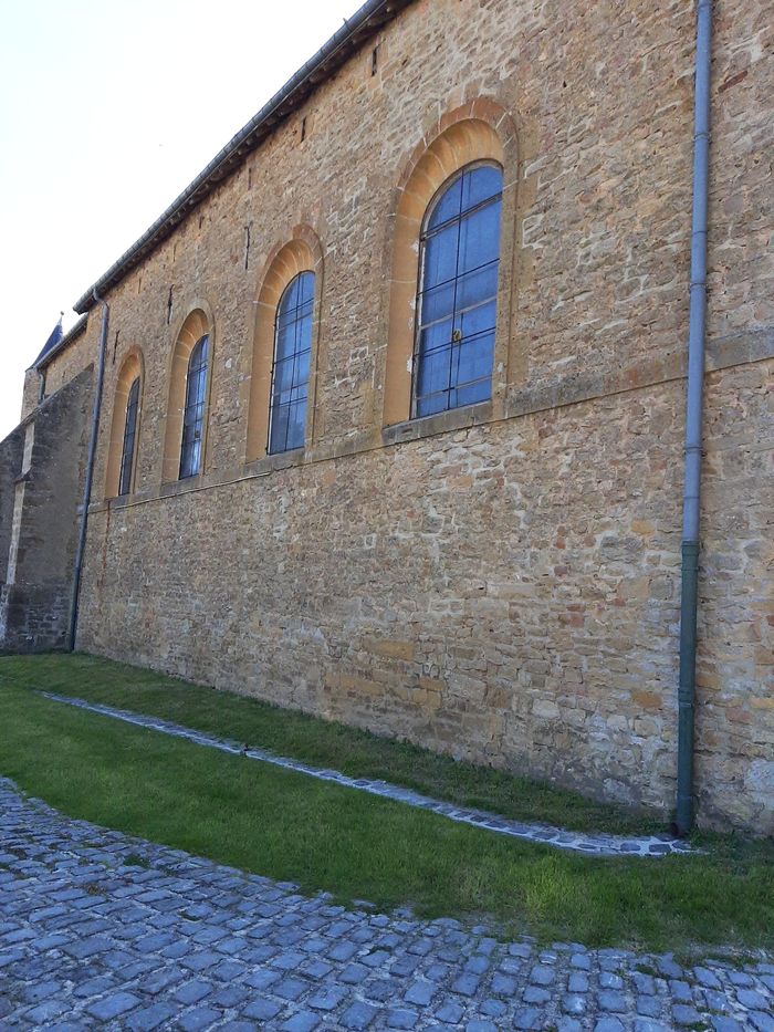 Visite guidée d’une église fortifiée, Église Saint-Rémi, Floing