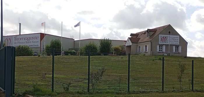 Visite guidée d’une fromagerie à Meaux, Fromagerie de Meaux Saint-Faron, Meaux