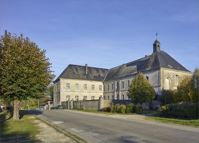 Visite guidée d’une résidence du XVIIe siècle, de ses jardins et son petit musée d’art sacré, Résidence des Prémontrés, Brieulles-sur-Meuse